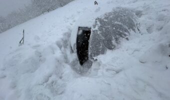 雪の中のアウラドーム