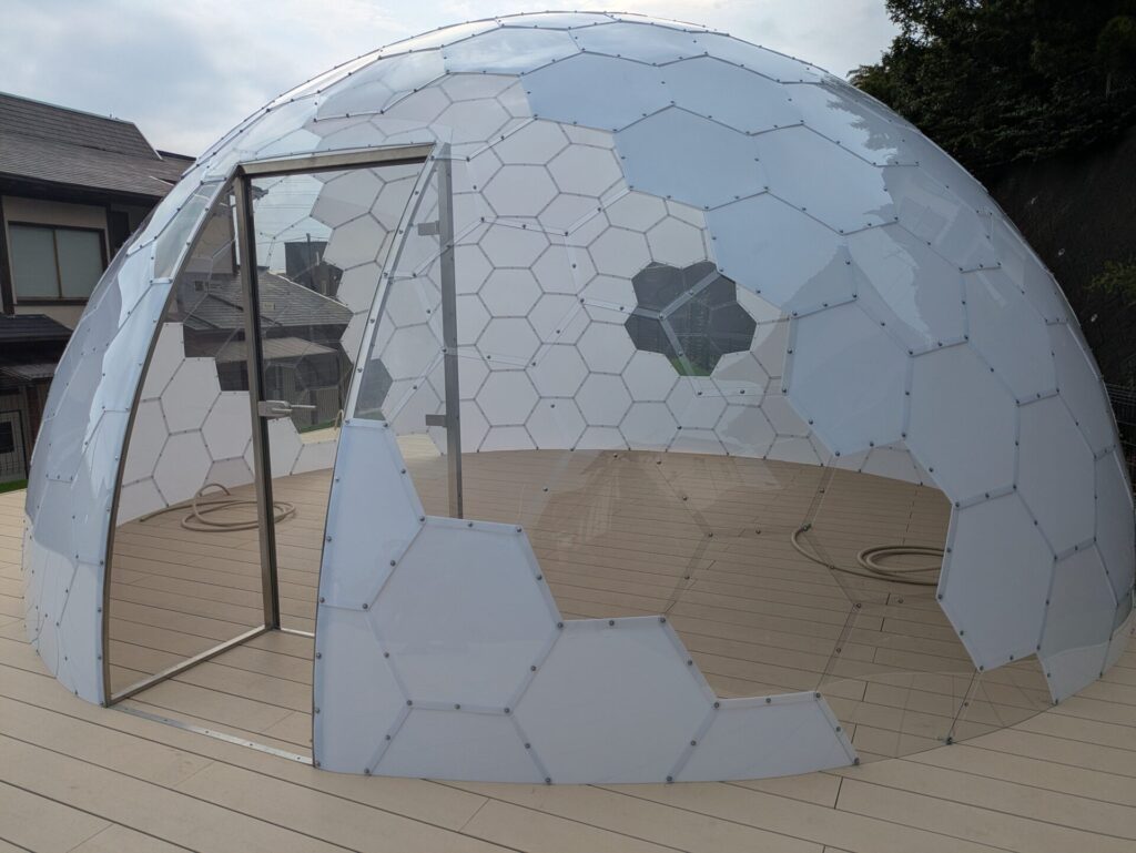 アウラドームの完成。正面